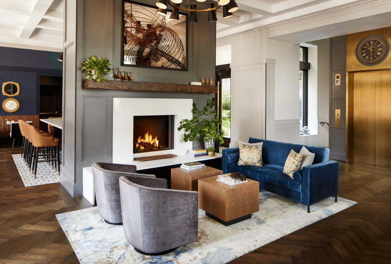 The Whitney Hotel Boston Exterior photo The lounge at the 100 Lincoln Street
