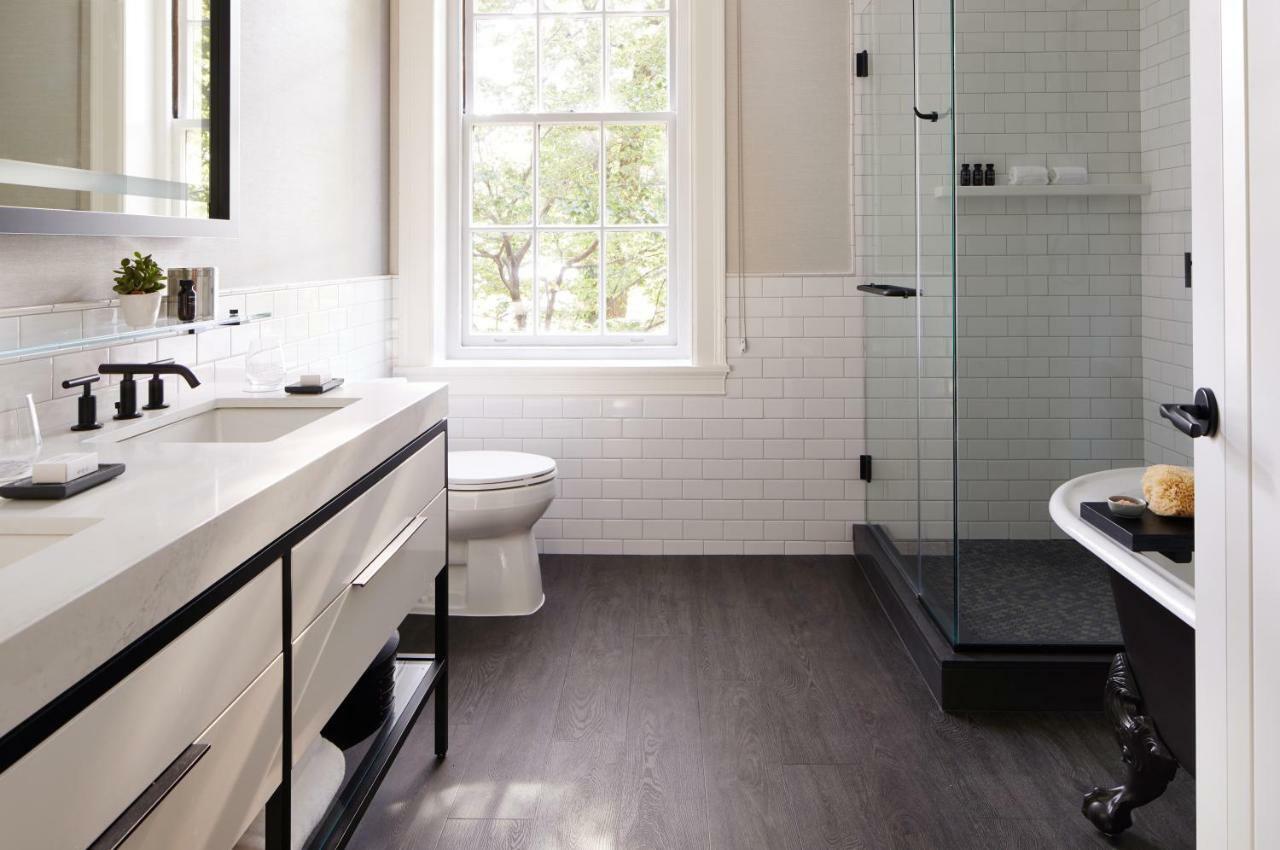 The Whitney Hotel Boston Exterior photo Bathroom with a shower enclosure