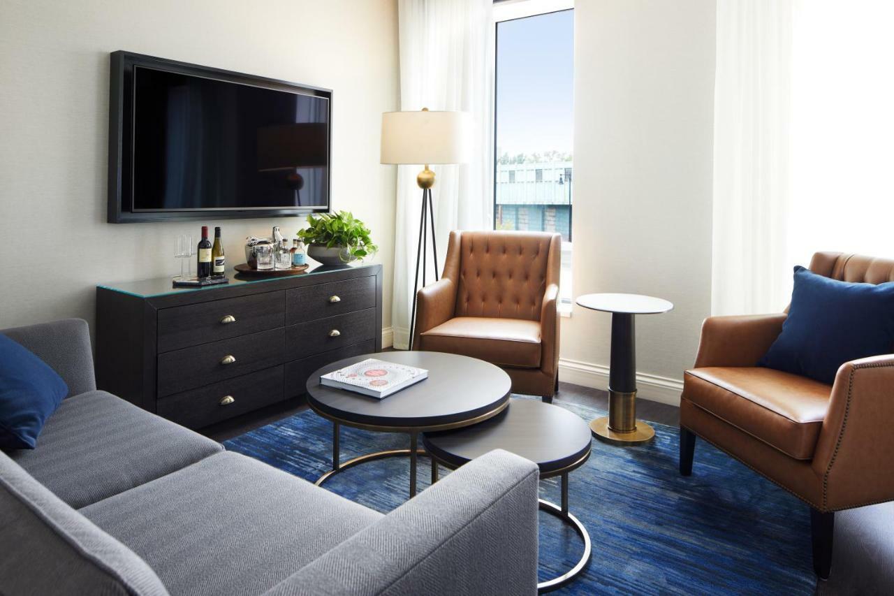 The Whitney Hotel Boston Exterior photo A living room at the Hotel at Old Church