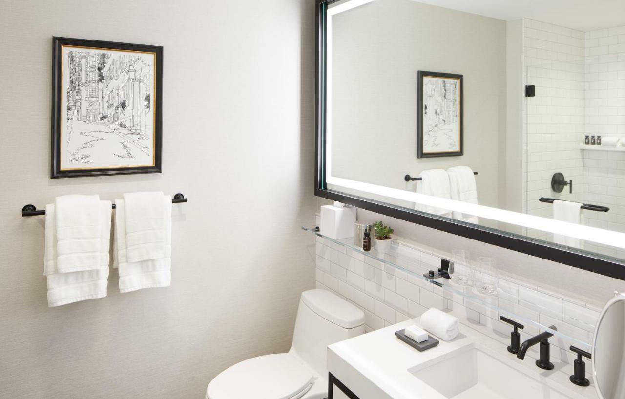 The Whitney Hotel Boston Exterior photo Bathroom