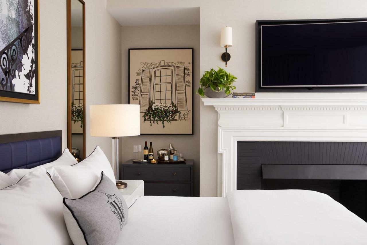 The Whitney Hotel Boston Exterior photo A bedroom at the London West Hollywood