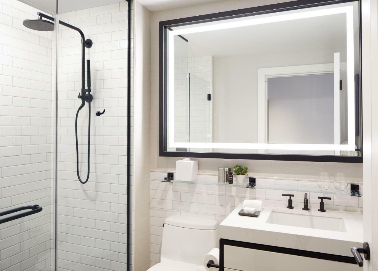 The Whitney Hotel Boston Exterior photo Bathroom
